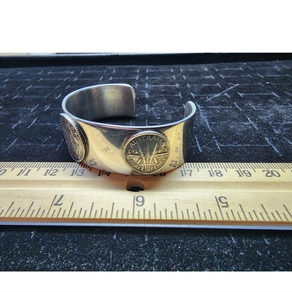Rare WW2 Sweethearts Coin Silver Bracelet 1942/43 Australian 6 Pence Coin Inlays - Picture 2 of 5